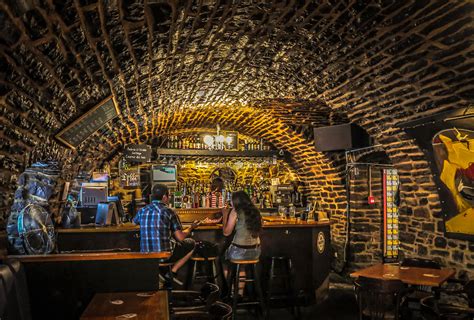 old quebec city bars.